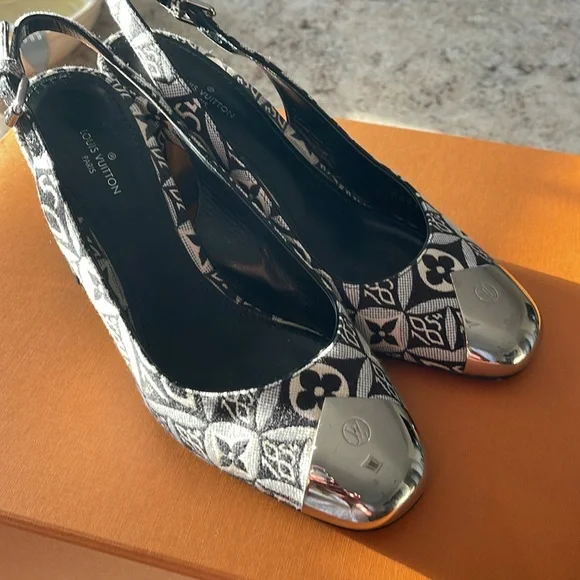 Louis Vuitton Victorian Shoes - Picture 9 of 9